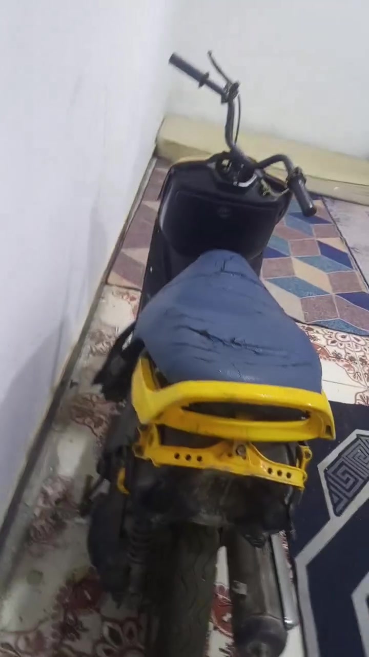 سلام عليكم شباب دراجة فراشة فحل للبيع مكينة يرادلها فشك كهربائيات كاملة كابريتة بآلة ***********
