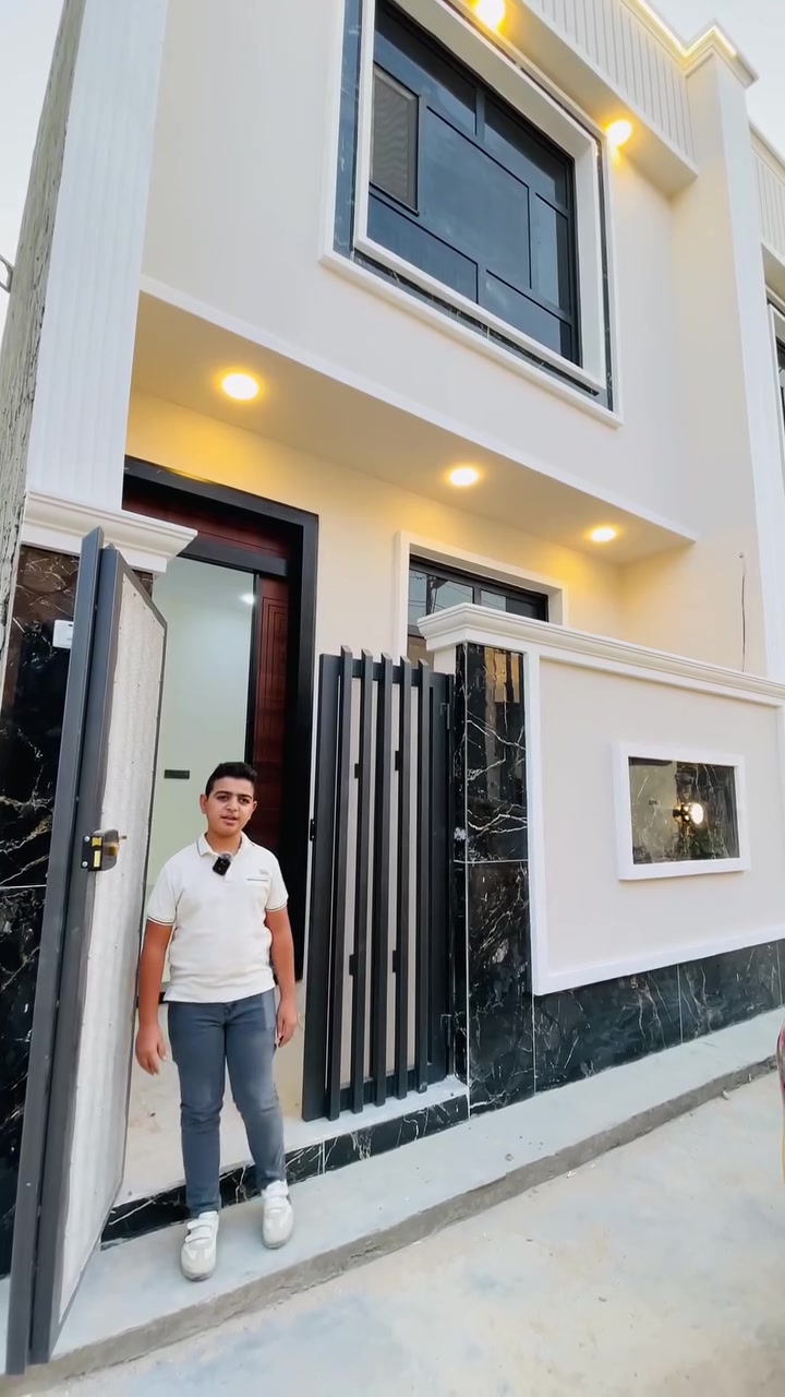 🎷 إعلان رقم 30 

🔴 مكتب ثامر للعقار 🔴 

🏠 فرصة استثمارية وسكنية مميزة في الدورة (البوعيثة)! 🏠
للبيع: بيتان حديثان متجاوران (كل بيت بمساحة 50 متر مربع)
(يمكن شراء بيت واحد أو البيتين معاً - خيار مثالي للسكن أو الاستثمار)
✨ المواصفات:
 المساحة: 50 متر مربع لكل بيت (واحد مجاور الثاني).
 التصميم: بناء حديث وعصري بأعلى المواصفات وواجهة مميزة.
 الوضع: جاهزان للسكن الفوري.
 الموقع: بغداد - الدورة / البوعيثة - مجمع العدل.
📍 العنوان: الدورة - البوعيثة (مجمع العدل).
📞 للاستفسار والحجز، يرجى التواصل عبر الهاتف أو الواتساب:
 📱 *********** (اتصال + واتساب)
 📱 *********** (اتصال + واتساب)
⚡
