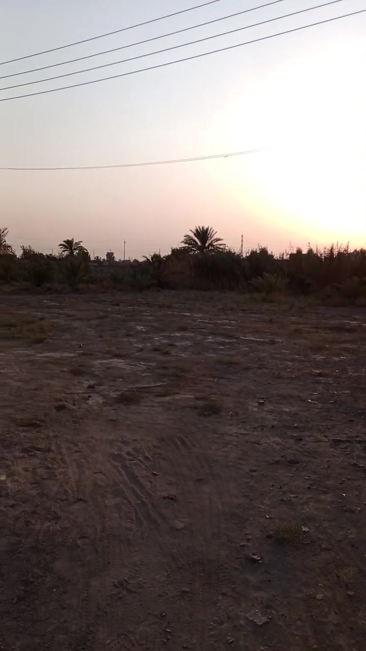 ارض مساحتها 1000متر صلح زراعي سند 35
"
📍واجه 40متر 🍁🍁
📍نزال  25متر 🍁🍁
ممكن📍 تنباع نص القطعه
📍الموقع بابل قضاء المحاويل /البدع الكبير 
 الرئيسي  سايدين حلة بغداد 150 متر ،
للاتصال ‏‪***********‬‏
