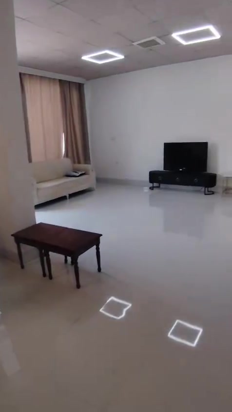 عندي شققه ایجار  في سليمانية منطقة سرجنار مفروش كامل

طابق الثاني
غرفتين نوم

هول
صاله متبخ 
صحيات هولل 
بيت نضيف
كلش حلو قريب كلشي
 

وتساب ***********
تیلفون ***********
