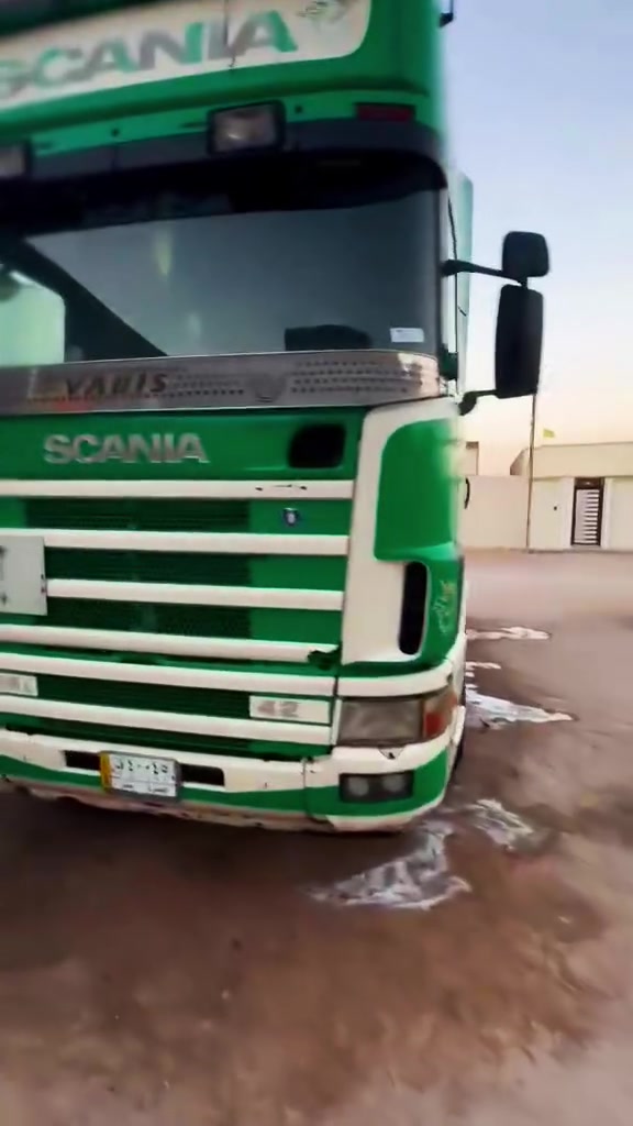السلام عليكم السياره سكانيه الفين واربعه راس وعربنه للبيع انتصال علا الرقم ***********
