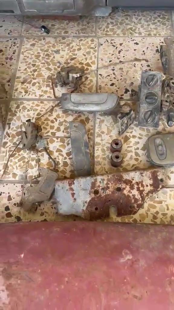 دشبول بريجو للبيع + نواعم كلهن ب ١٥٠
ناصريه حي اريدو ***********
