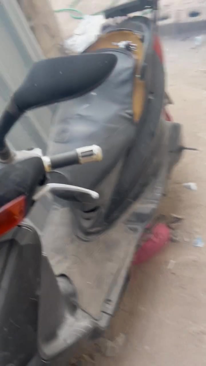 ياالله
السلام عليكم 
سكنس نثيه متروكه
يحتاجلها تجفيت 
قيم بما يرضي الله واخذها
مكاني بغداد -الشعلة
***********
وهذا رقمي بي واتساب وموجود ماسنجر
