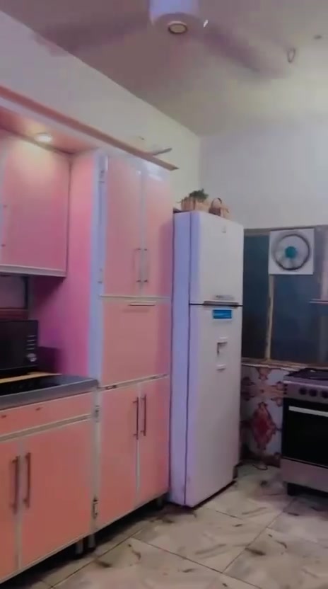 🏠 للبيع بيت سكني مميز
طابو صرف 

📍 الموقع: كفاءات العبيدي قرب العيادة 
واجهه 7ونص نزال 20 

📐 المساحة: 150 متر
📏 الواجهة: 7 ونص
🏢 طابقين كاملين
✨ البيت نظيف جداً

🔹 الطابق الأرضي:

• مطبخ
• استقبال
• صالة كبيرة
• غرفتان
• حمام داخلي
• حمام خارجي
• كراج كبير يتسع لسيارة
.حديقة 

🔹 الطابق الثاني:

• 4 غرف
• حولي
• حمام
السطح شتايكر كامل 

📞 للاستفسار والتفاصيل: يرجى التواصل ***********
