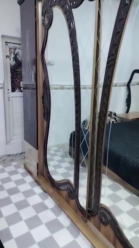 السلام عليكم غرفه تركيه للبيع سعر 350بيها مجال حك الجيه يرادله ترتيب ابيع مع المندر كامله ***********
