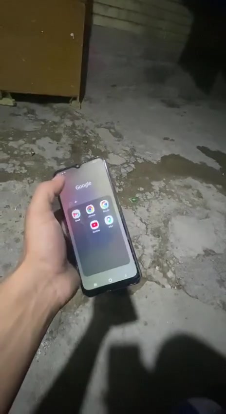 السلام عليكم تلفون للبيع سعره 150 وبي مجال كفاله عامه بدون كارتونه وشاحنه جهاز نضيف ياخذ سيمكارتين ورام  مكاني بغداد الشعله رقمي *********** ❤️‍🩹✨️ '
