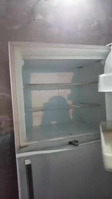 ثلاجه اليعو ٧٥ تبريده زين بس مو كلش قوي  مكلف ب النشر هاذ صاحب الثلاجه رقمه ***********
