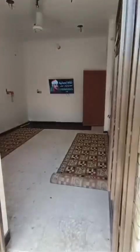 السلام عليكم ورحمه الله
دار للبيع منطقة الكفاءات زراعي شارع 50 فرع اسواق زيتونه مساحه 100 بناء حديث رفت خدمات المنطقة كاملة البيت بناء درجة اولى نقصه استاره ودرج 
الباقي كامل مكمل راغب بالشراء يتصل 
*********** سعر 70 وبي مجال
