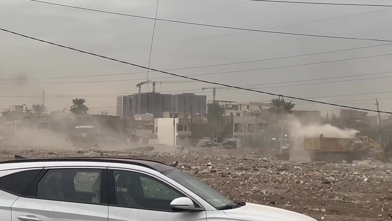 حي الإعلام • انقاض كبيرة • مخلفات بناء