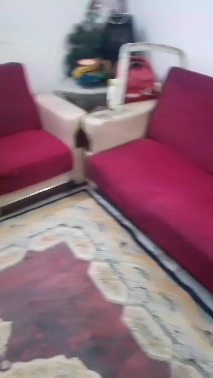 السلام عليكم قنفات للبيع بيهن مخزن وسرير يتحول 150 قفلهن مكان جسر ديالى القديم ***********
