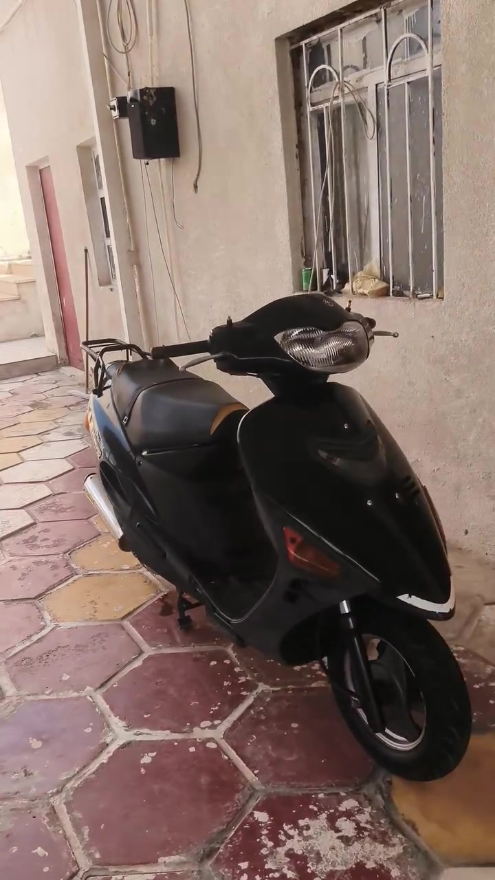 دراجه سوزوكي فحل للبيع استخدام 3 اشهر نضيفه سعره 750 وبيها مجال للاستفسار ***********
