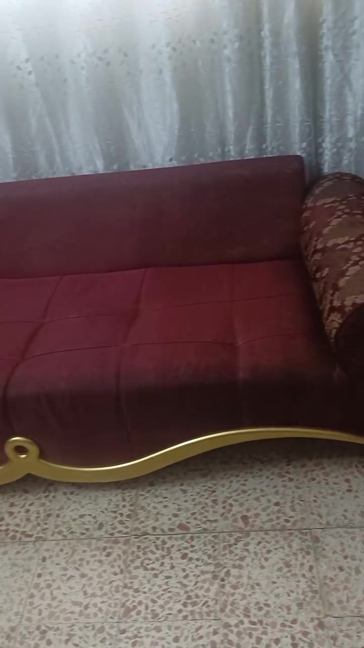 السلام عليكم عندي هذا التخم للبيع 5 قطع ***********
