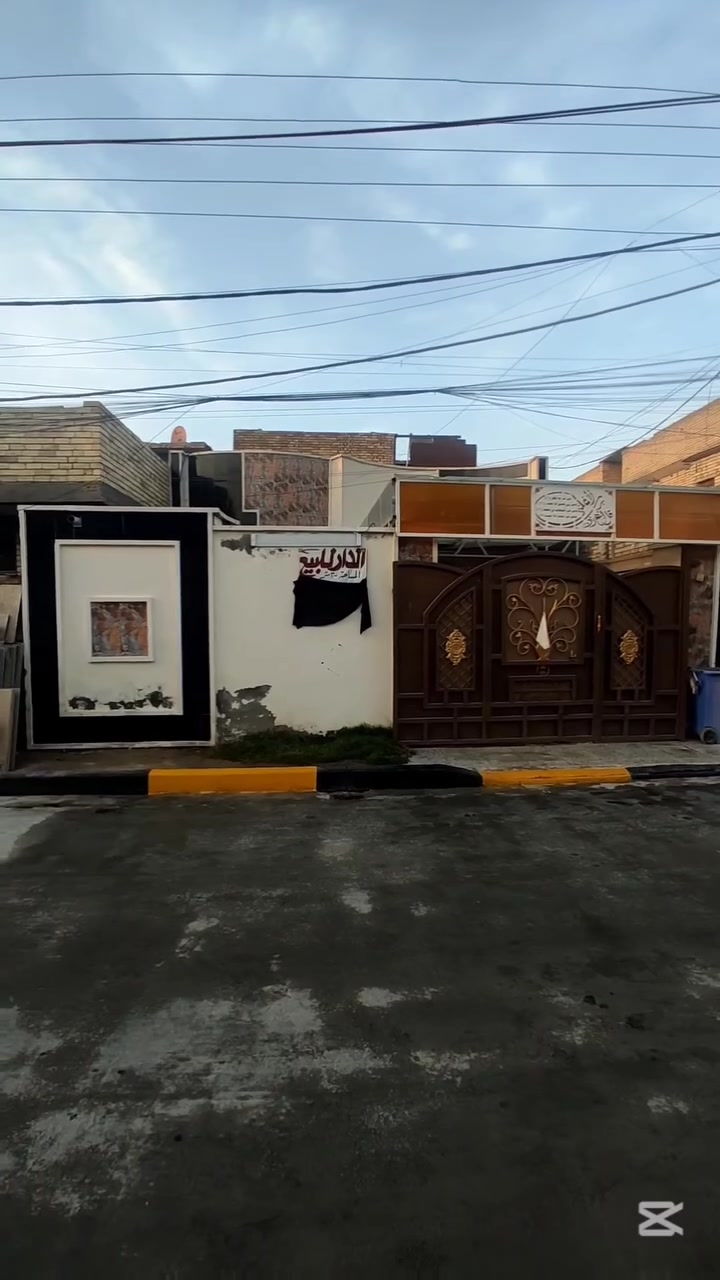 سلام عليكم توفر عندي بيت🏠 مساحه 200متر طابق واحد ✔️بيت جاهز بناء حديث --جبها 8 --نزال 25-- زراعي مكاتبه فقط ✍🏻 سند 117 بغداد البلديات منطقه حي الامير ✔️الضباط خلف الصحفيين قرب مدرسه زين القوس منطقه حي ✔️الامير المنطقه كامله خدمات تبليط ماي مجاري كهرباء الاستفسار اكثر ✔️***********سعر خاص رد ماسنجر وتساب  حسن ✔️للعقار
