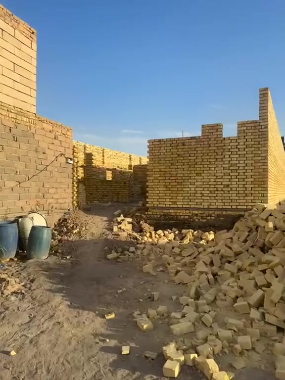 ✨ عقارات الناصريه ✨
🏡 | هيكل للبيع 🏡
📍 العنوان:
الناصرية - حي الشموخ الثانية / شارع مزرعة أبو هبا
📐 المساحة والتفاصيل:
• المساحة الكلية: 235 متر مربع
• تفاصيل الملكية: 135 متر مربع (طابو صرف) + 100 متر مربع (زراعي)
🏗 المواصفات والتقسيم:
• 🛏 2 غرفة نوم
• 🛋 صالة استقبال واسعة
• 🍳 مطبخ
• 🚿 مجموعة صحيات
💰 السعر: مناسب جداً
📢 خدماتنا لعملائنا الكرام:
إذا كان لديك عقار وترغب في بيعه بسرعة وبأفضل الأسعار، يسعدنا تواصلك معنا مباشرة عبر الخاص!
📞 للاستفسار والتواصل:
📲 واتساب / اتصال: ***********
👤 إدارة: ذو الفقار محمد
