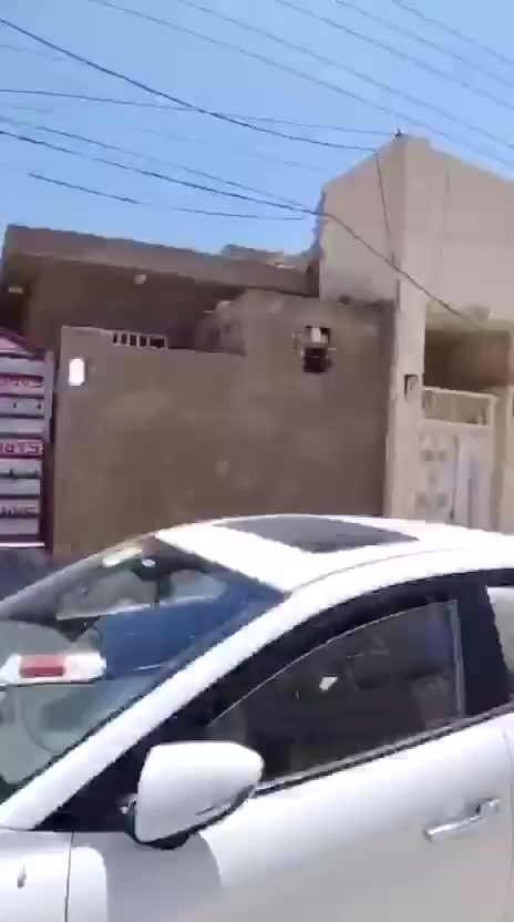 دار  للإيجار المساحه 180 متر في حي ميسان شارع العسكري شارع التجاري يحتوي على غرفتين وصالة ومطبخ واستقبال جديد شهريا 500 ماء وكهرباء واصل على صاحب الدار للاستفسار الاتصال على الرقم التالي الكوفي للوساطة العقاريه ***********
