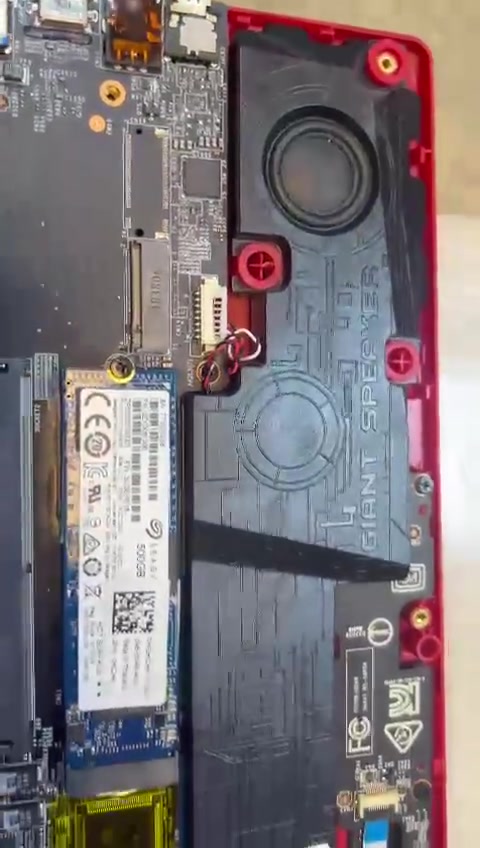 وحش MSI للبيع بسعر حرق 🔥
مواصفاته تدعي:
i7 ثامن / 32 رام / كارت 1060 6GB الاصلي
يشغل كلشي گدامك بدون لاگ ولا حرارة
كيبورد ستريم سيريس يخبل RGB
الجهاز نظيف كلش ومال دلال، تاخذه وتدعيلي
الي يريده يراسلني واتفق وياه.

السعر: 500
المكان: بغداد - البلديات
للتواصل واتساب فقط:***********
