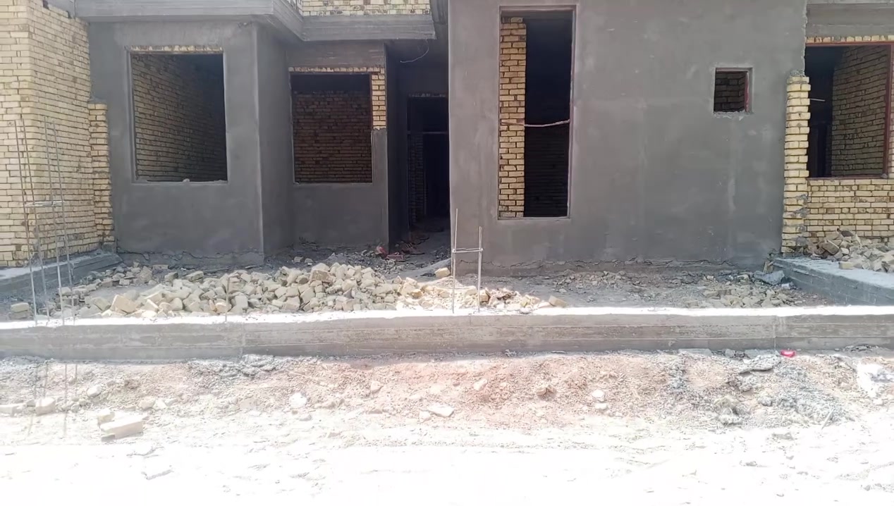 هيكل للبيع مجمع الناصر الجوادين 

مساحة 250م 

شارع 20 كافة الخدمات جاري عمل 

غرفتين+صالة+مطبخ حار وبارد+ براني 

صحيات داخلية وخارجيه+ مناور عدد 2

سقف صب درجة أولى بناء طابوق اصفر 

اشراف هندسي ممتاز 

الاسفسار عن السعر وتفاصيل طريقه للبيع الاتصال 

***********
