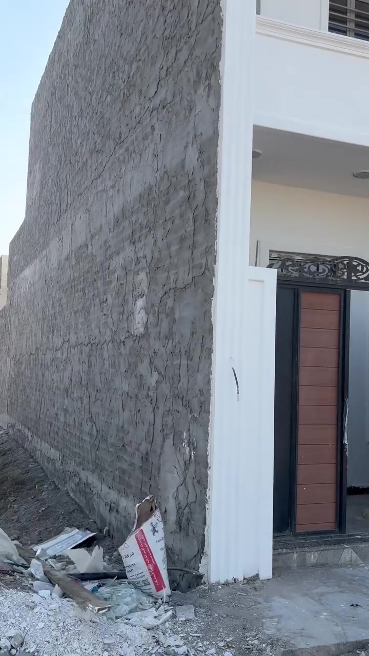 السلام عليكم بوب الشام حي السلام ضهر الهرزه تبليط مي مجاري كامل. بناء حديث درجه اولى يرهم قسط  مقدمه 35 اقل شي السعر 55 طابق ونص ***********
