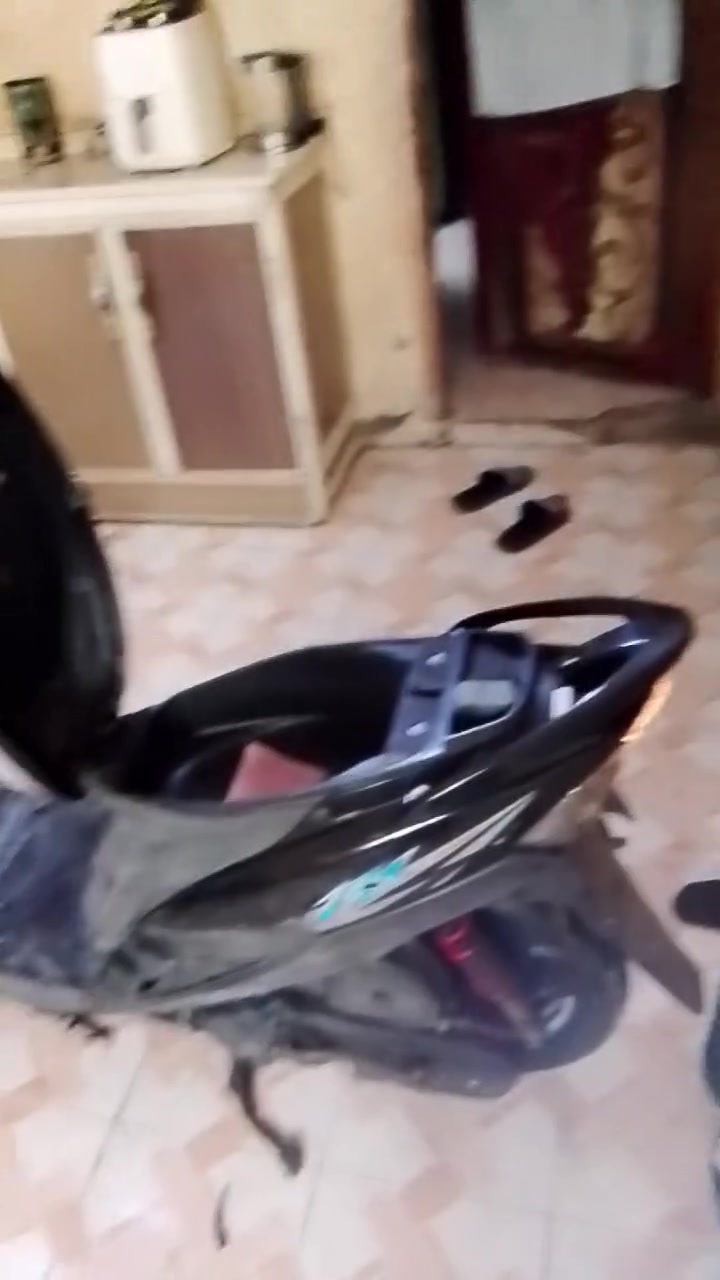 جكفاله عامه صارله شهرين من نازله من الرمبه ب 1 و 200 رايده ب800 مستعجل عل بيعه ***********
