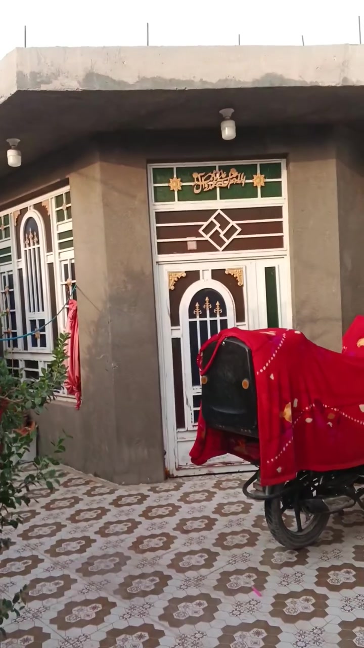 يا الله 
بيت للبيع بناء طابوق سقف صب بناء درجه اولى حديث
مساحه 200م 
عنوانه حي الجهاد زنابره.
للاستفسار الاتصال 
***********
