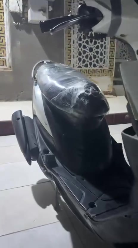 ماكس عدله • ابيض • معدل