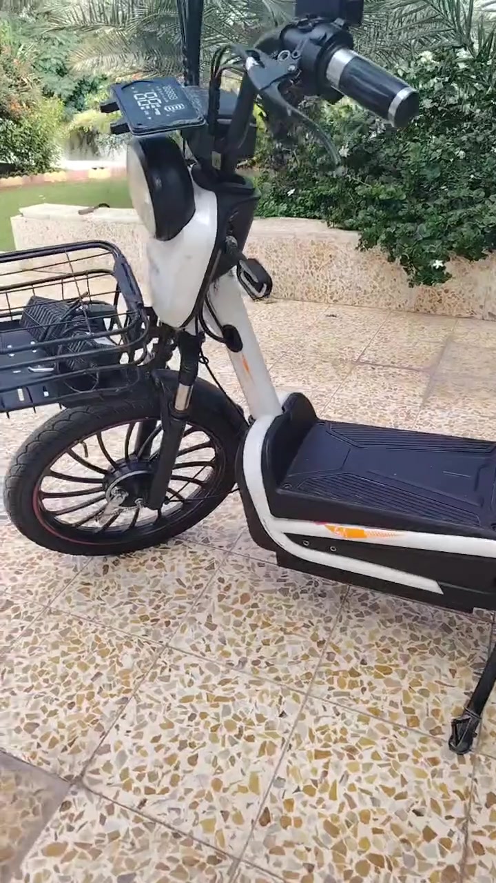 *ماطورات شحن مستعملة للبيع 🛵⚡️

متوفر ماطورين شحن مستعملات نظاف على وضع الشركة، شغل وفحص شرط 💯

*🔹 الماطور الأول - الأبيض*
اللون : أبيض 
عدد البطاريات : 6 بطاريات 
الحالة : مستعمل - ملف أصلي بلادي ممبدل نهائياً
المواصفات : - سلة أمامية - كرسي خلفي - نظافة جيدة جداً
السعر : 350 ألف وبيه مجال للشراي

*🔹 الماطور الثاني - الأزرق الفاتح*
اللون : أزرق فاتح
عدد البطاريات : 4 بطاريات
الحالة : مستعمل - ملف أصلي بلادي ممبدل نهائياً
المواصفات : ماطور ناعم واقتصادي - خفيف ومرتب - مال طلعة
السعر : 250 ألف وبيه مجال للشراي

*ملاحظة : الماطورين ثنينهم بيهم مجال

المكان : الموصل
للاستفسار والاتصال : ***********
