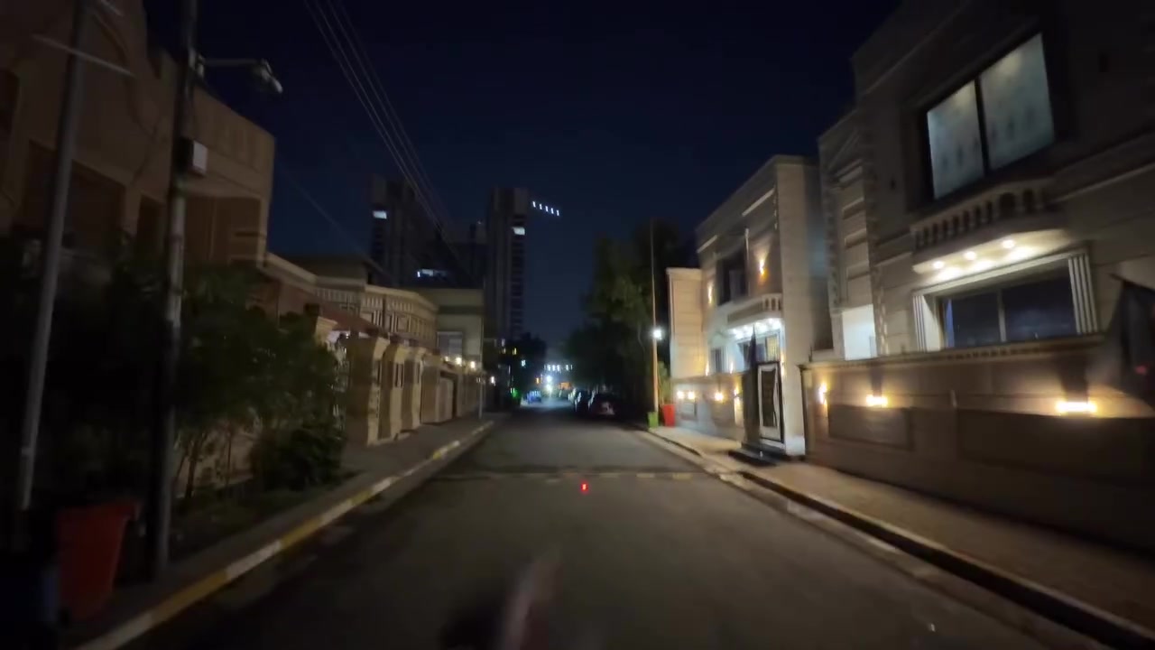 📍 بيت للبيع – الكرادة / حي الطابقين

✨ فرصة مميزة لامتلاك بيت ركن في واحدة من أرقى مناطق الكرادة، بموقع هادئ وقريب من جميع الخدمات، مناسب للسكن أو الاستثمار.

📐 المساحة: 290م²
📍 ركن

🏠 مواصفات العقار: ⭕️ 3 مداخل مستقلة
⭕️ 4 غرف نوم
⭕️ غرفة استقبال
⭕️ هول
⭕️ مطبخ حار
⭕️ مطبخ بارد
⭕️ حمامان
⭕️ حمام خارجي
⭕️ موقع مميز وواجهة ركن

💰 للاستفسار عن السعر:
اكتب تم في التعليقات، أو راسلنا مباشرة لمعرفة جميع التفاصيل.

📞 للتواصل والاستفسار:
***********
📲 متوفر واتساب

🟩 نستقبل جميع العروض والطلبات العقارية.
🟩 نوفر تصويرًا احترافيًا وترويجًا مميزًا للعقارات.

✨ عقارات الأكرم… ثقتكم عنوان نجاحنا.

#عقارات_الأكرم #عقارات_بغداد #عقارات_العراق #الكرادة #حي_الطابقين #بيت_للبيع #عقار #استثمار_عقاري #بيوت_بغداد #LuxuryHomes #BaghdadRealEstate #IraqRealEstate
