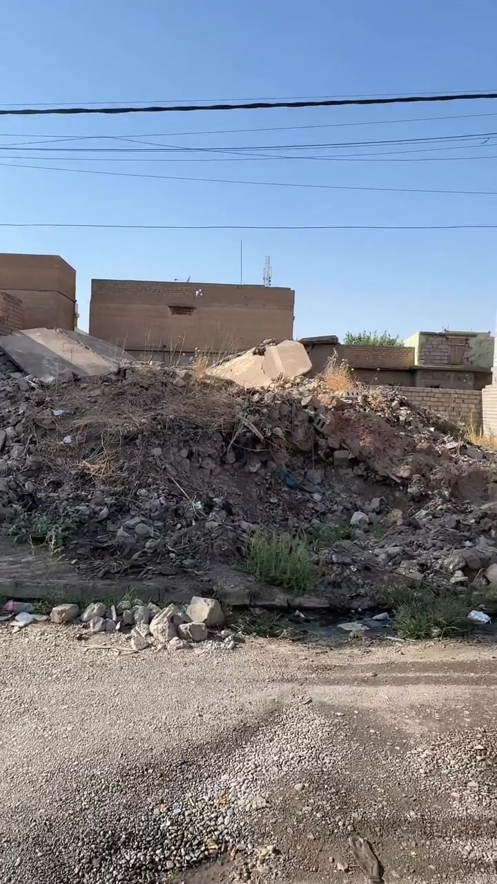 قطعة أرض للبيع
المساحة ٣٧٥ متر تصلح تتقسم قطعتين واجهة ١٥ نزال ٢٥ 

الموقع حي المعلمين فرع الحديقة ثالث بيت مقابيل الفرع مباشرة طابو صرف تحويل مباشر باسمي للاستفسار الاتصال على رقم ***********
