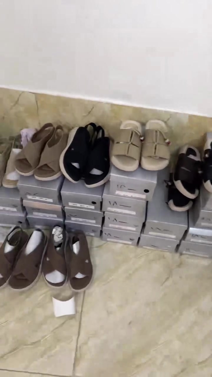 احذيه و جراكز تصفيه محل مكان الشعب شارع صحه
190 زوج 
***********
