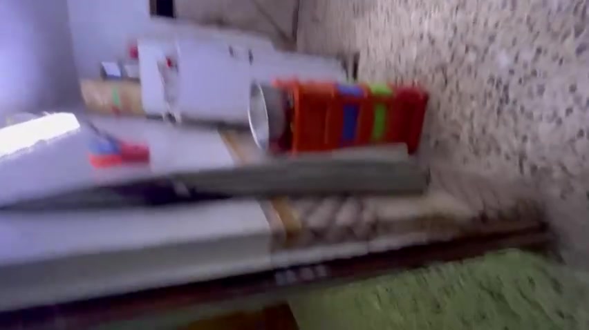 السلام عليكم بيت للبيع المساحة 150 الواجهة 10والنزال 15البيت شوي ناصي من الشارع بيت بي 3غرف ثنين جوة وغرفة فوك كاملة جديدة واستقبال ومطبخ وترك وصحيات ثاني بيت عن الشارع العنوان حي المنتضر للستفسار *********** بي واتساب اني مكلف بلشنر أتصل ع صاحب الرقم
