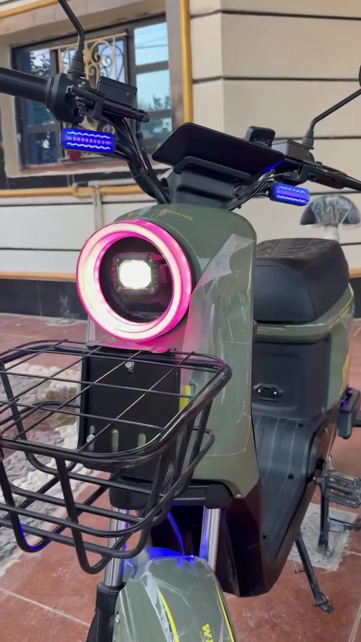 دراجه WINLEE R9 للبيع
مواصفات عديده تشغيل عن بعد و بلوتوث صوت عالي و اناره RGB و لايت عالي و ناصي و دبل اشاره و تشغيل عن طريق البطاقه و مفتاحين تشغيل و شاحنه 32 امبير و اربع تبديلات سرعه قصوى 109 وهواي مواصفات  مستخدم ثلاث اشهر فقط 
للبيع السعر 460 وبي مجال
الموقع البغدادي
للتواصل:  ***********
