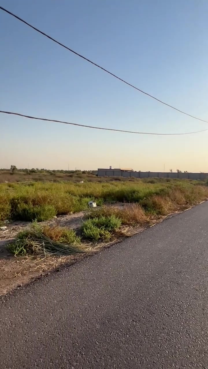 سلام عليكم للبيع دونمين طابو ٢٥ زراعي ركن موقع جدآ مميز يرهم مخازن أو مزرعه خدمات كامله على شارع رئيسي العنوان بغداد المدائن الجعاره قرب مدينه بسمايه بسعر مناسب للاستفسار الاتصال ***********  /***********
