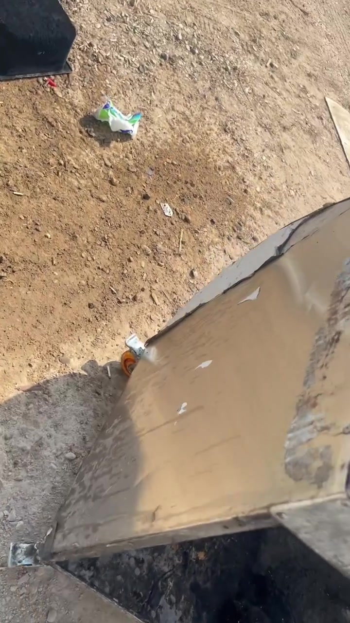شوايه همبركر نضيفه مثل ماموضحه بالفيديو سعرها ٢٥٠ مكانها بغداد المدائن ***********
