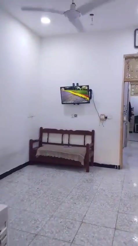 بيت • ٥٢م • قرب سوق شعبي