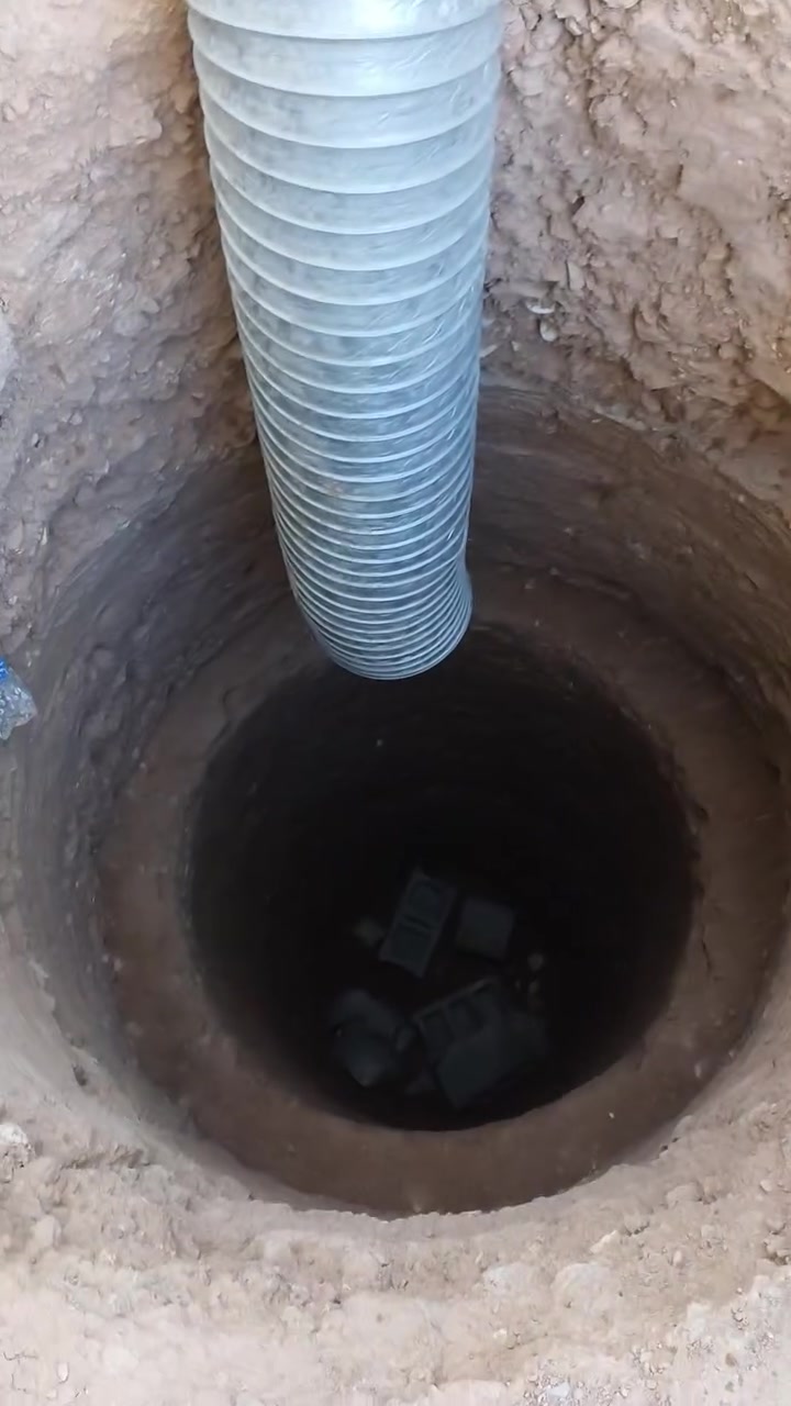 حفر وصيانة خزانات الصرف الصحي (البيارات): حفر متقن وأمن تماماً لضمان أطول عمر افتراضي.
🏗️ حفر وتركيب المنهولات: تنفيذ كافة شبكات ومجارير الصرف والمنهولات بكل دقة.
تم استكمال خمس مترات ماء مجاري منطقه سبعه نيسان 
***********
