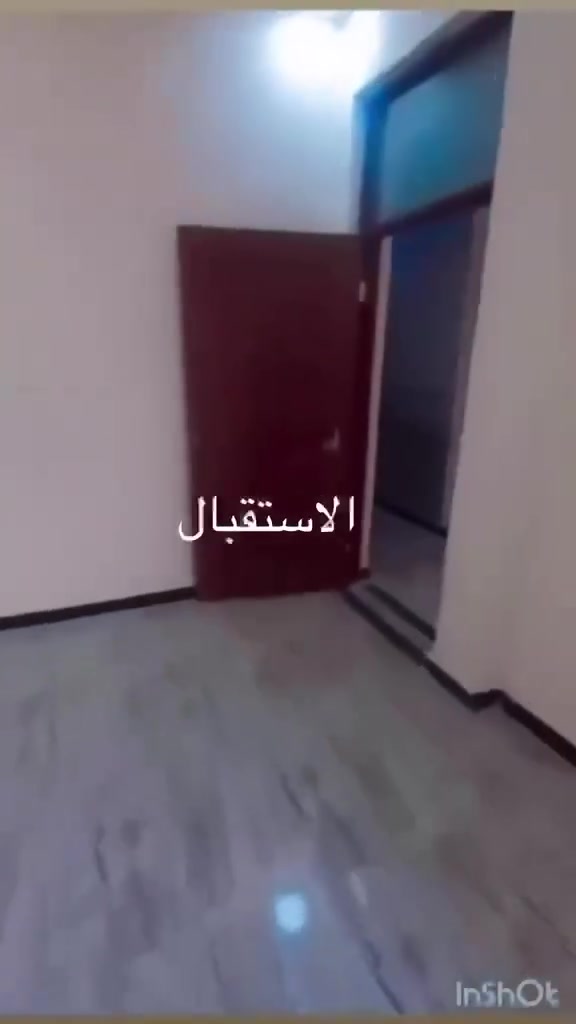 بيت للبيع : زراعي (سند 25) بمساحة 80 متر.
الموقع: نهاية شارع 60 (الرواد) على شارع عريض (15 متر) وموقع مميز مقابل مدرسة.

​الطابق الأرضي: استقبال معزول بمدخل خاص، مدخل ثاني للمطبخ، غرفة نوم، وصحيات.

​الطابق الثاني: غرفة نوم، حمام، وسطح واسع (جاهز لبناء غرفة إضافية)، مع درج للسطح الأخير.

​التواصل: واتساب ***********.
