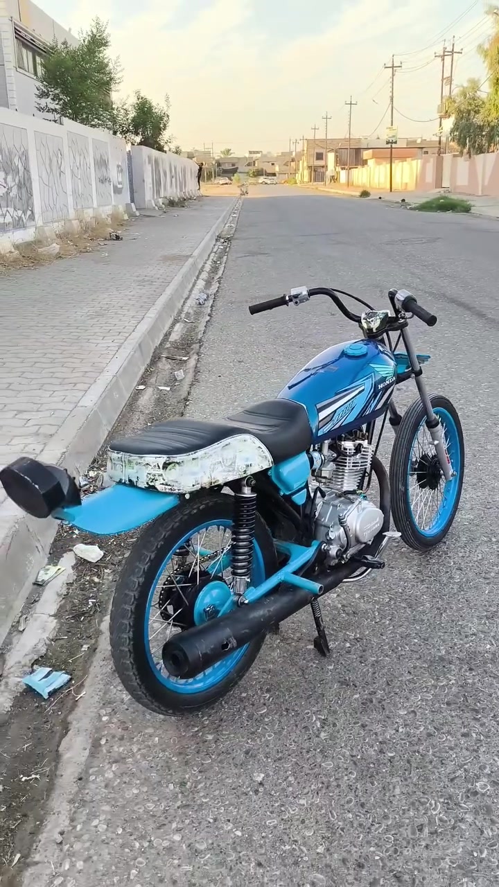 سلام عليكم دراجه للبيع محرك سيجي ام الحربه شاصي رفيع  دراجه بعده صفر تعميره جديد الـ سعر 600 بي مجال بسيط 
رقمي ***********
