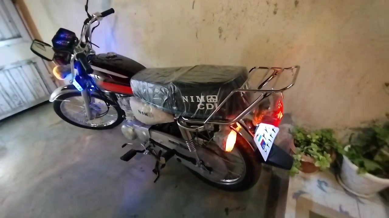 بەناوی خوای گەورە ..
دەی یەڵا ئەوە 600 هەزار قفڵی خۆم بە سفری دەرمڪردووە

نامی هۆنزدای وەجبە یەڪی ئەصڵی لۆڪ لۆڪە ــ
دەرەوەی شاری نەبینیوە ماڵی دۆستـە بەشەرت داروبەرد
بۆ مامەڵە ڪەس پەیوەندی نەڪات ..
سەیدسادق ــ ***********
