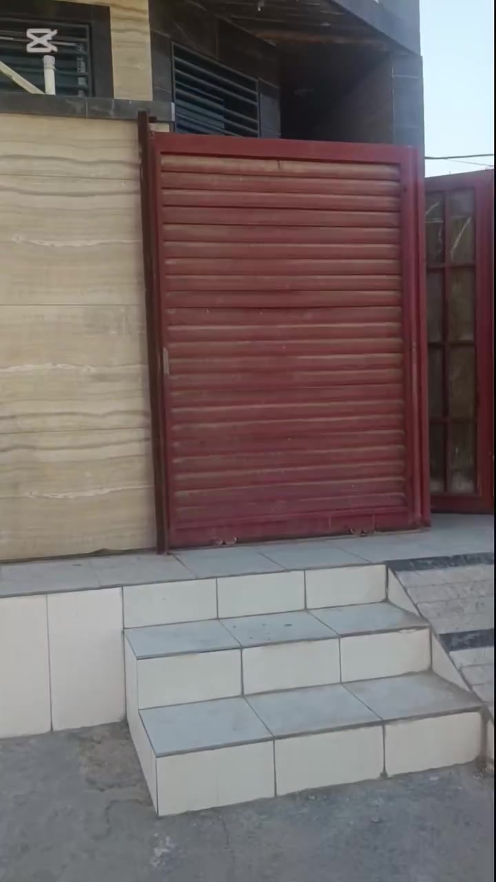 بيت 100 متر للبيع شارع 80 محيزم الرابعه أمام مدرسه زهور بابل الاستفسار ***********.
