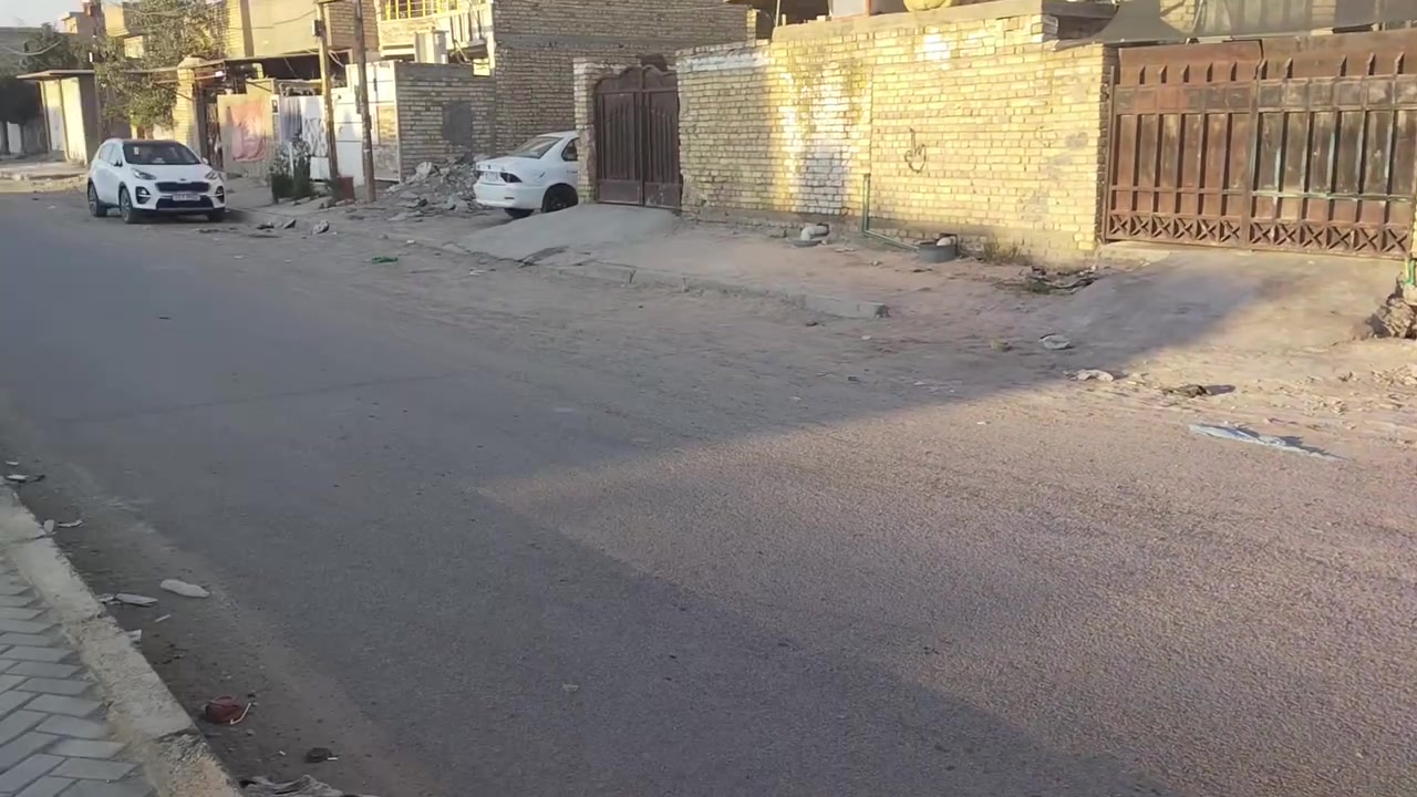 سلام عليكم من رخصت الادمن المحترم بيت للايجار مساحه 100 مربع ركن تجاري صاير بل سايدين مال مرطبات العذراء بيت جديد يحتوي علي طرمه  وصحيات خارجيه وستقبال 4×5 وحولي مطبخ4×5 وغرفه نوم4×5 وترك وحمام 2×2 ونص وبيتونه جبيره وبي غرفه فوك جبيره بس مكامله تصلح مخزن وبي تانكي وكيزر وخط سحب ونترنت  وخطين كهرباء خط عكس خط مي مينكطع مطلوب عاله زغيره  للاستفسار***********

