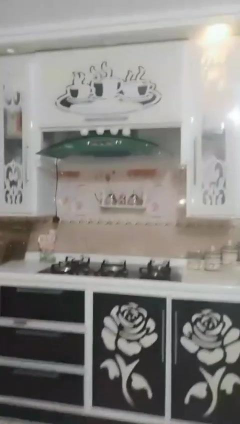 خزائن مطبخ • تواصل