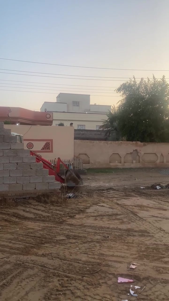 السلام عليكم حفارة للبيع سكاييف موديل 2002 الماني
 للاستفسار التواصل مع الرقم 

***********
