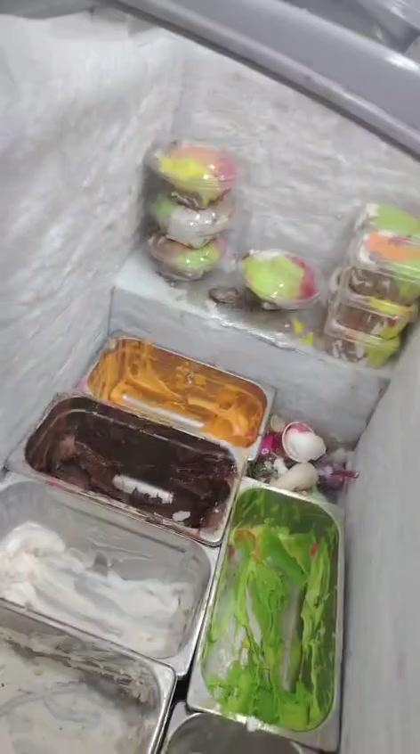 عارضة ومجمدة للبيع للأستفسار ***********
