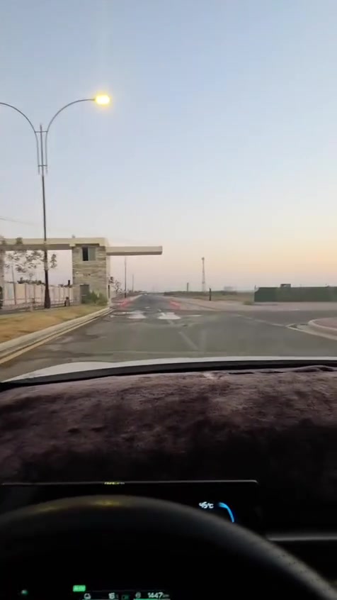بسم الله إعلان قطعه ارض للبيع الطاش الأولى مجمع الراوي رقم ٢ القطعه ركن المساحه ٢٠٠متر رقم العقار ١٧الف مباشر على التبليط بصف البيت شارع ١٥متر طابو صرف تحويل مباشر أستفسار أكثر ***********
