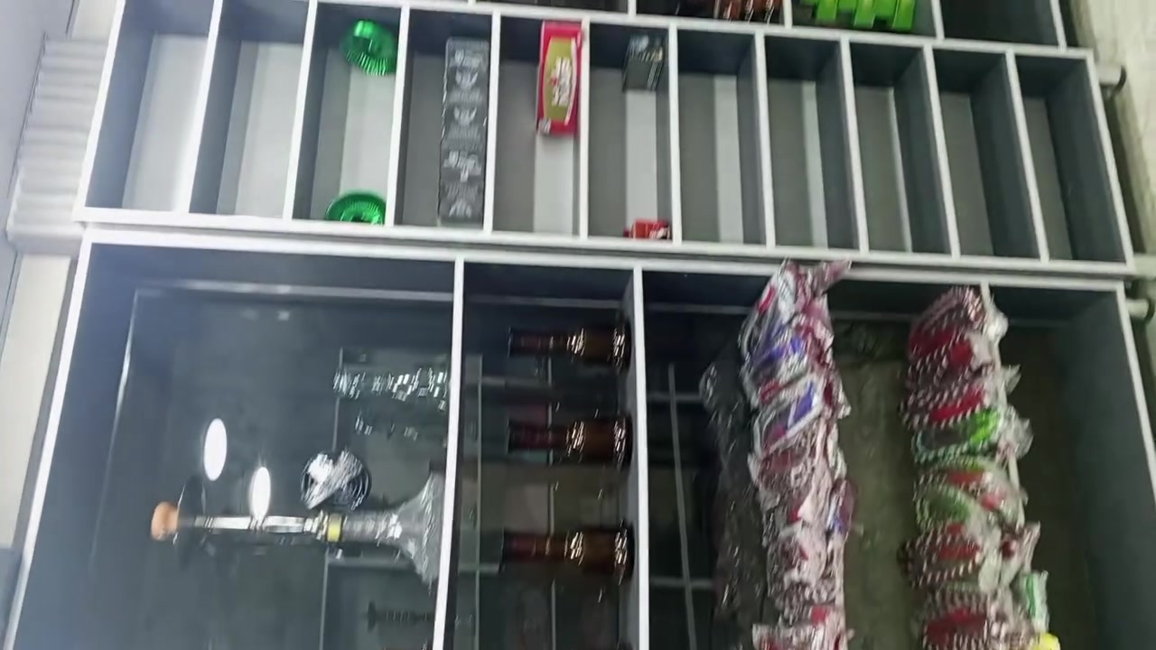 فاترينات • للبيع