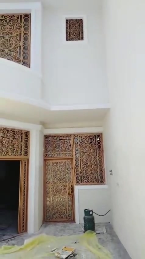 خلف مصري متفرغ شغل ناعم وخشن داخلي وخارجي شغل درجه اولى***********

نص مكتوب في الصور:
- ***********
- ***********
- HONOR X8d