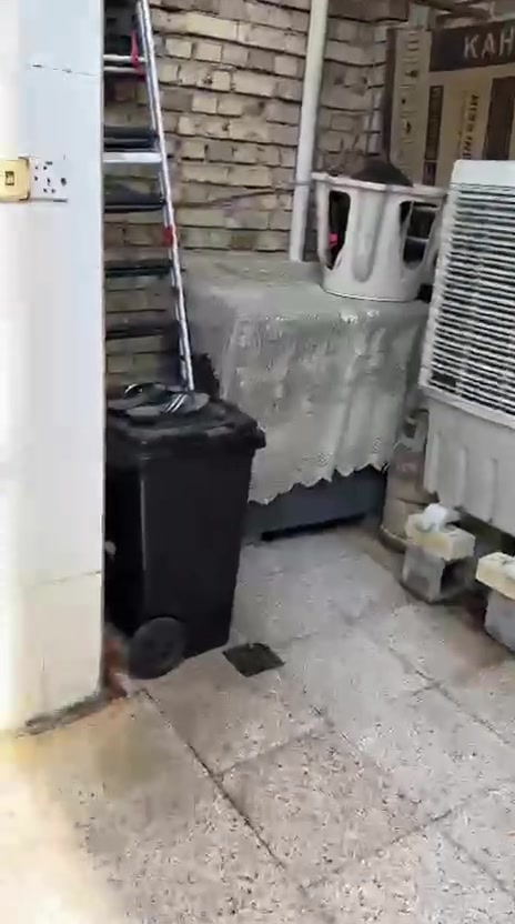 بيت البيع بشارع ابو ماهر يم أسواق ابو عمار
مساحته 100وسعر 70وبي مجال رقم *********** واتساب
