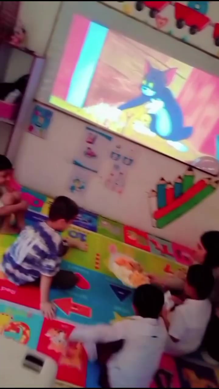 وقت السينما  ضمن برنامج ترفيه يوم الخميس  لأطفالنا
في أكاديمية الدر والماس 
كل ماهو ممتع وتعليمي 
***********
***********
