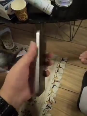 سلام عليكم ايفون ١٦ برو ماكس ذاكره 256 بطاريه ٩١ غراضه كامله شرق اوسط كلشي بي نضيف الجهاز حيل نضيف مستعجل على بيعته تجي تاخذه من باب البيت وشرط الفحص
عنوان العرصات *********** وتساب وخط ب 1330 بي مجال حك الجيه
