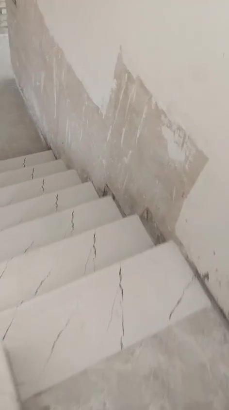 خلفه مصرى لتركيب البورسلين والمرمر والبايات والكاشى والجدران والالواح شغل درجه اولى التزام بالعمل للتواصل *********** مقيم بالسيديه
